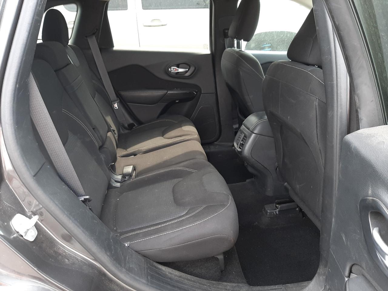 Photo 6 from auction – 2015 JEEP CHEROKEE L with VIN 1C4PJLCBXFW782596