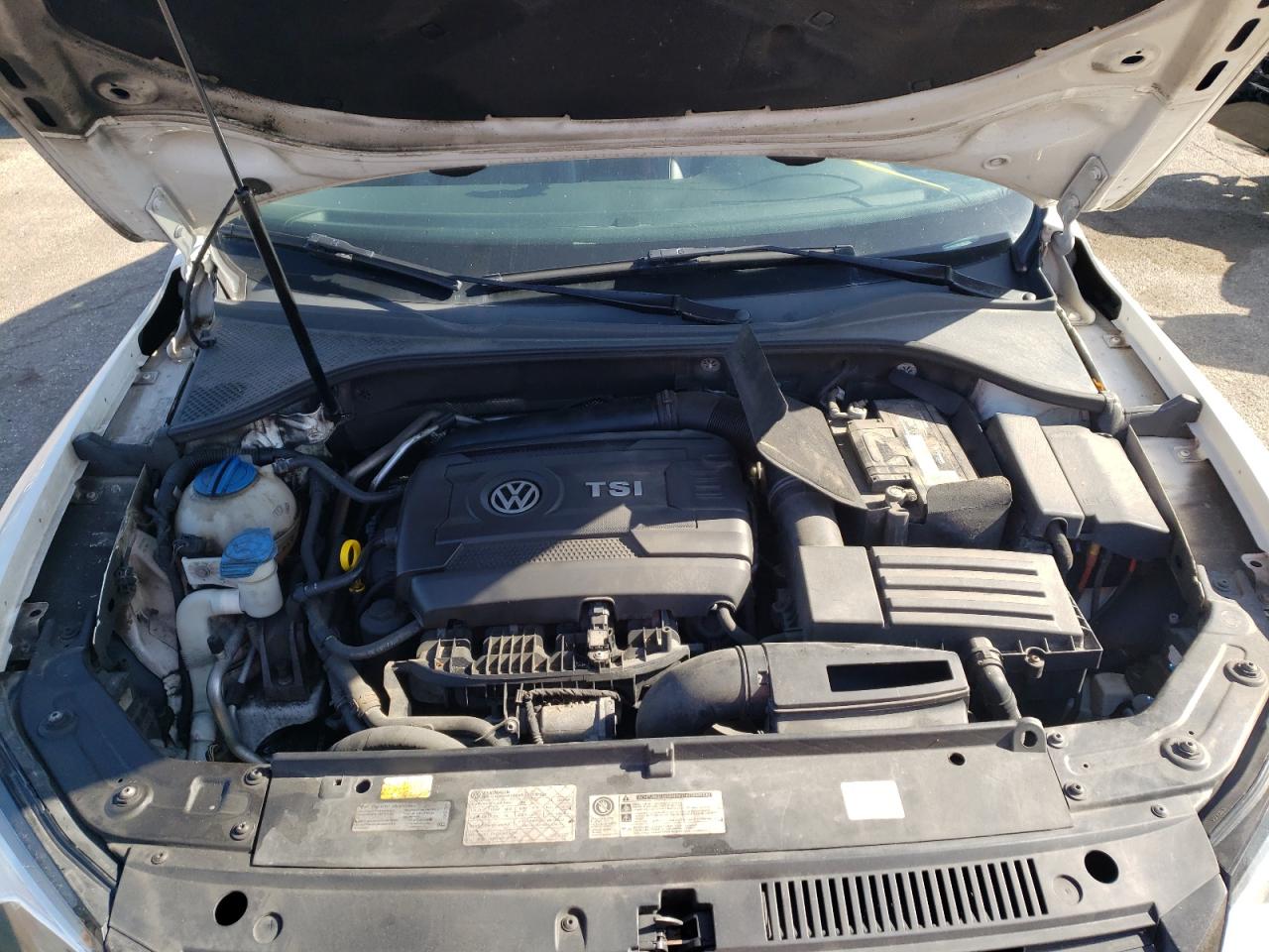 Photo 7 from auction – 2014 VOLKSWAGEN PASSAT S with VIN 1VWAT7A34EC086574