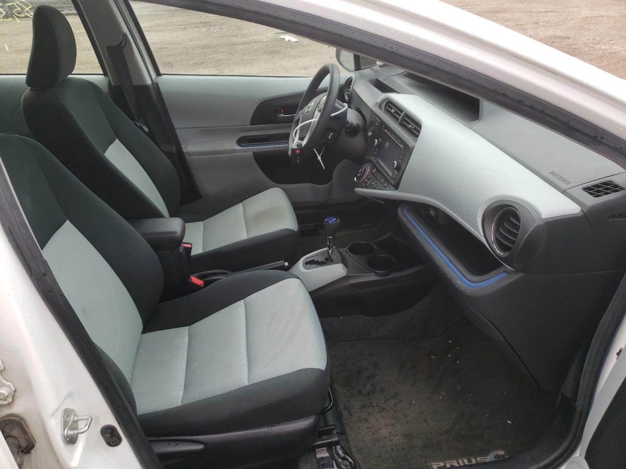 Photo 5 from auction – 2012 TOYOTA PRIUS C with VIN JTDKDTB31C1018902
