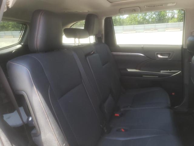 Photo 6 from auction – 2017 TOYOTA HIGHLANDER with VIN 5TDDZRFH5HS407927