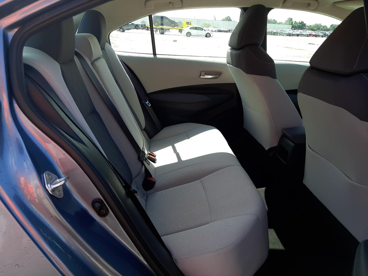 Photo 6 from auction – 2020 TOYOTA COROLLA LE with VIN 5YFEPRAE9LP064984