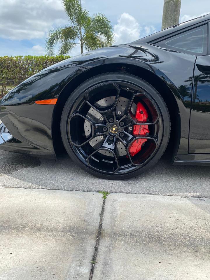 Photo 5 from auction – 2015 LAMBORGHINI HURACAN with VIN ZHWUC1ZF6FLA01175