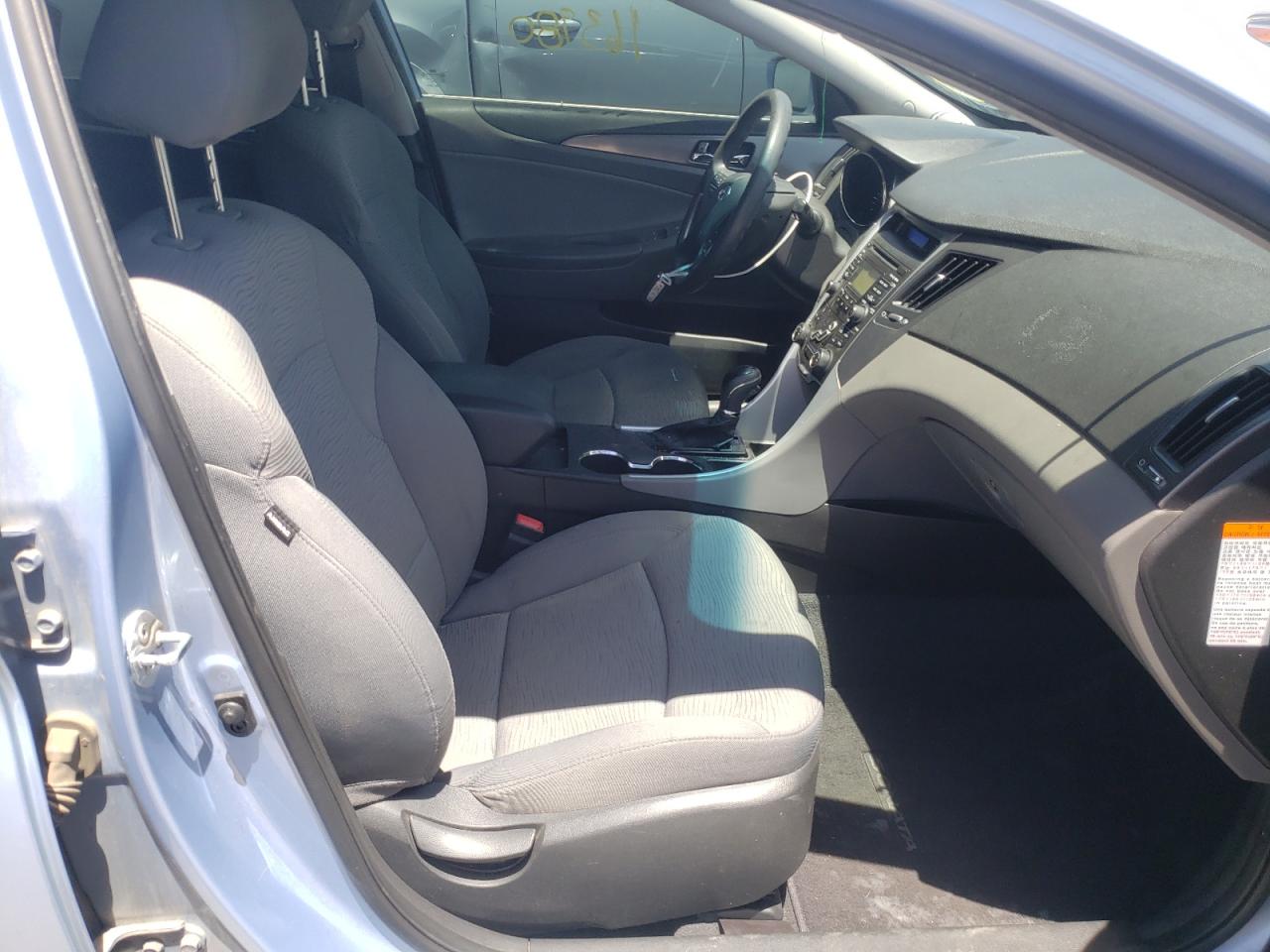 Photo 5 from auction – 2011 HYUNDAI SONATA HYB with VIN KMHEC4A41BA017579