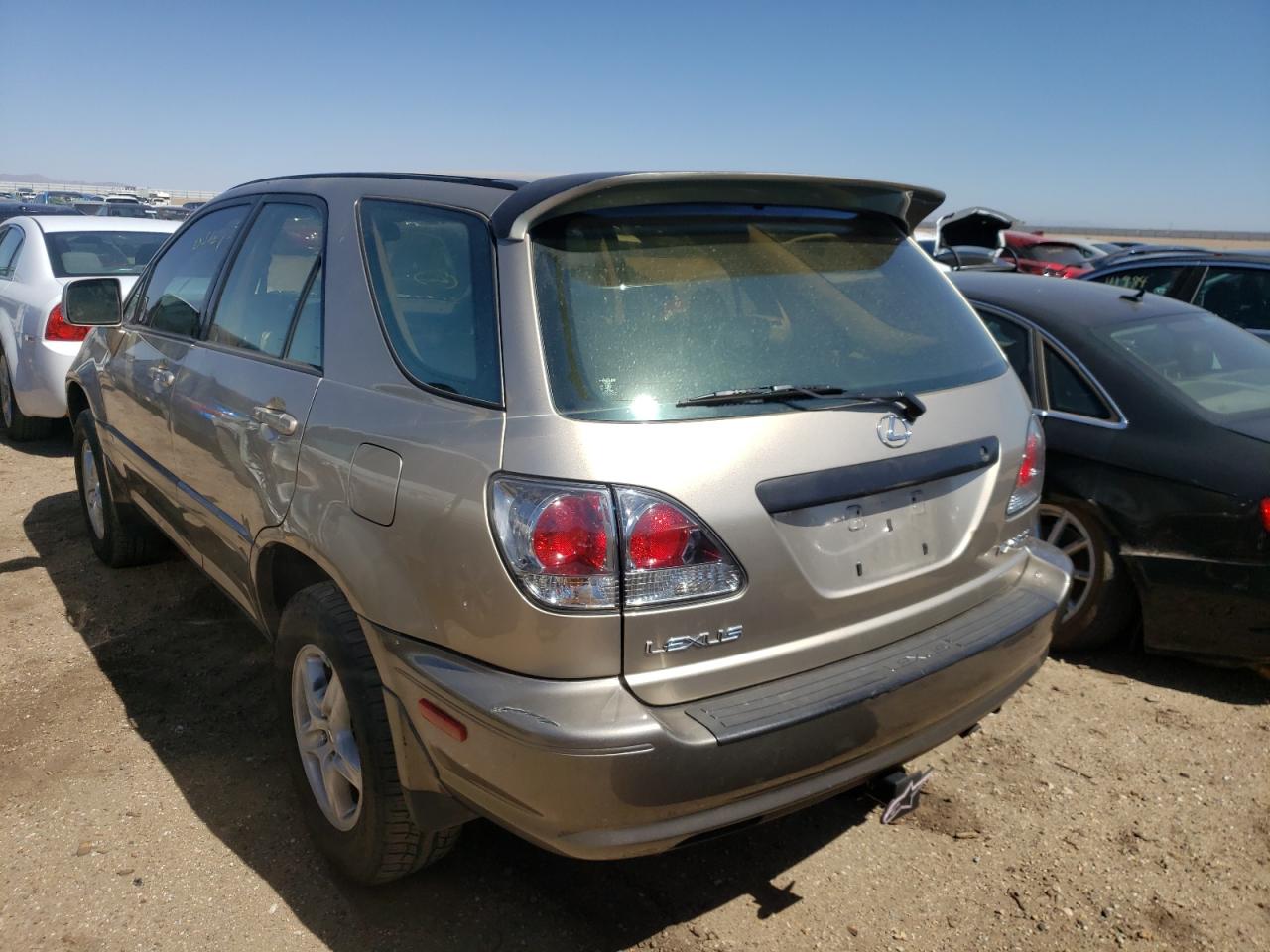 Photo 3 from auction – 2001 LEXUS RX 300 with VIN JTJHF10U110210681