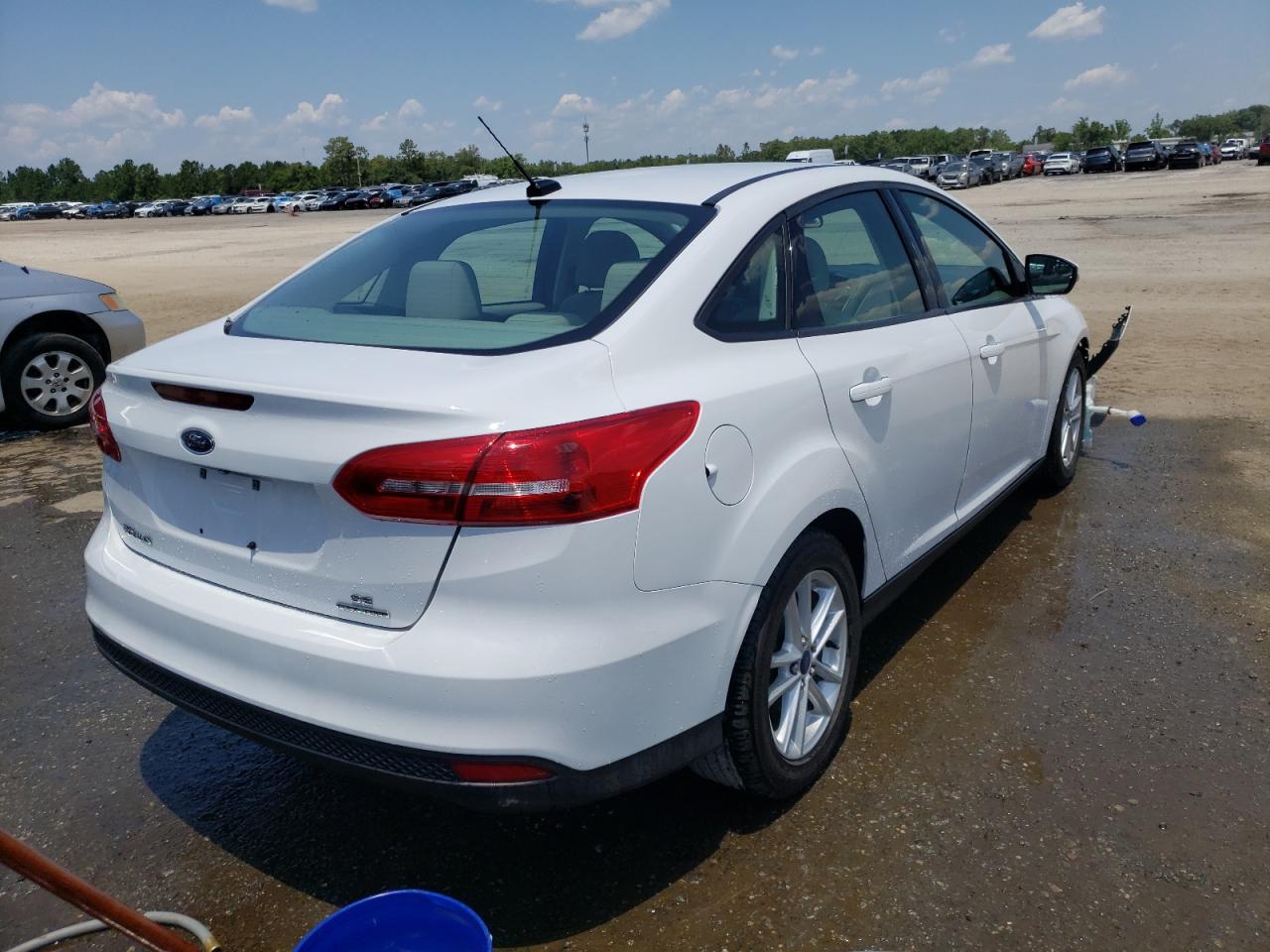 Photo 4 from auction – 2015 FORD FOCUS SE with VIN 1FADP3F24FL335086
