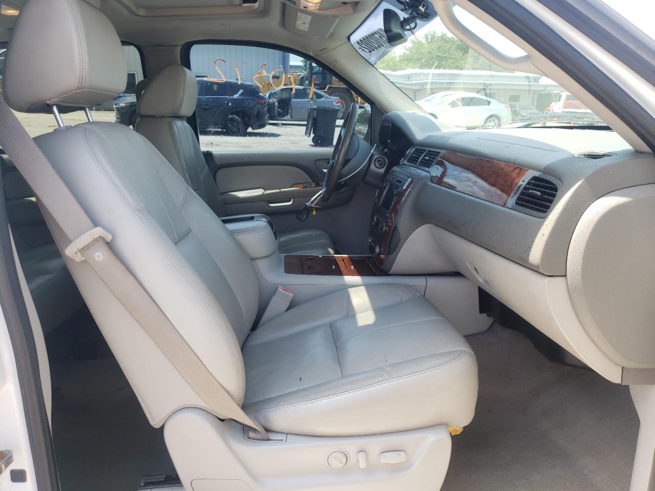 Photo 5 from auction – 2008 CHEVROLET AVALANCHE with VIN 3GNEC12028G254758