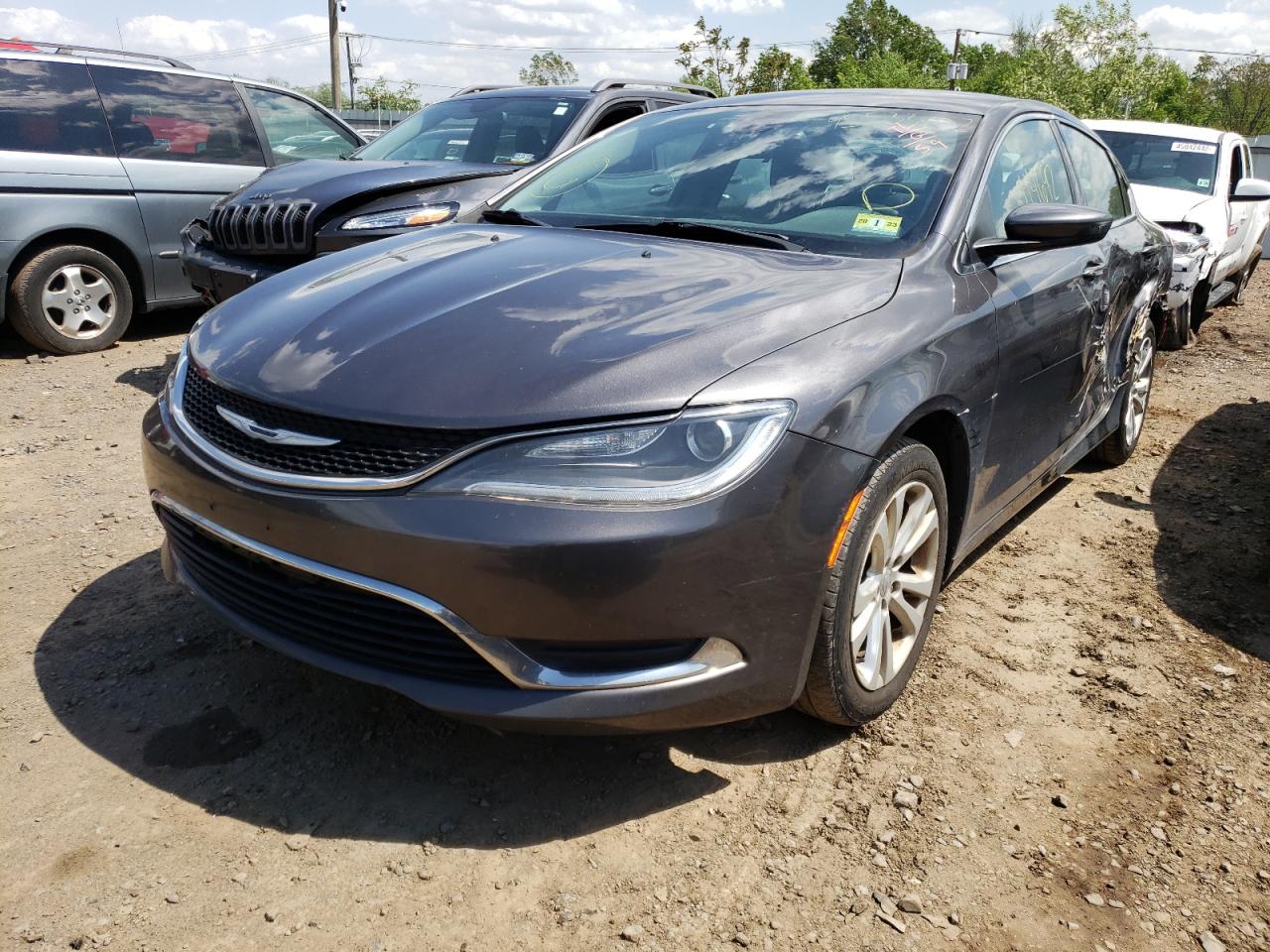 Photo 2 from auction – 2015 CHRYSLER 200 LIMITE with VIN 1C3CCCAB2FN722950