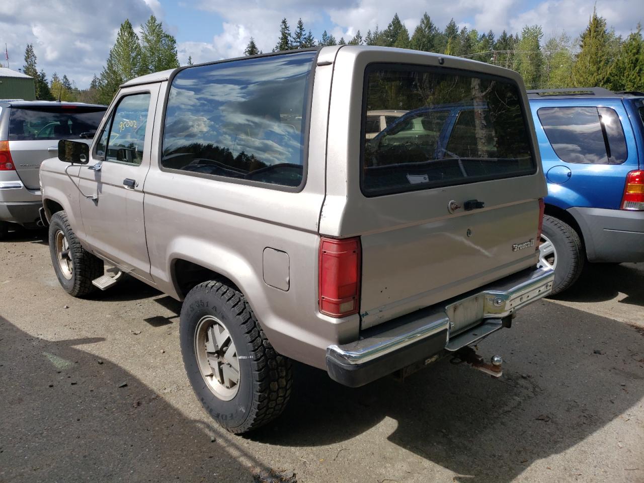 Photo 3 from auction – 1986 FORD BRONCO II with VIN 1FMCU14T9GUB73669