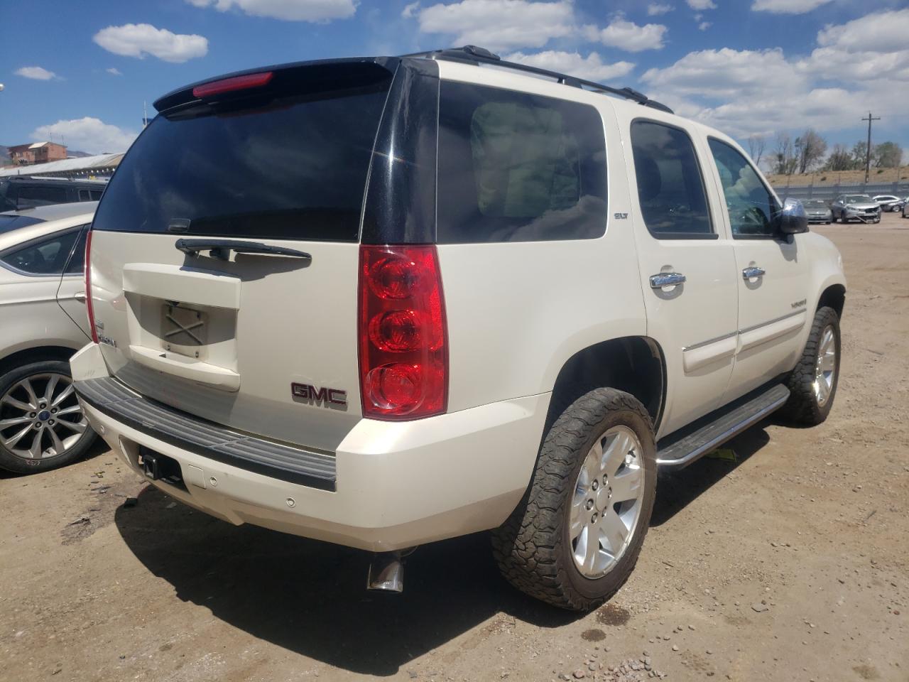 Photo 4 from auction – 2008 GMC YUKON with VIN 1GKFK130X8R182811