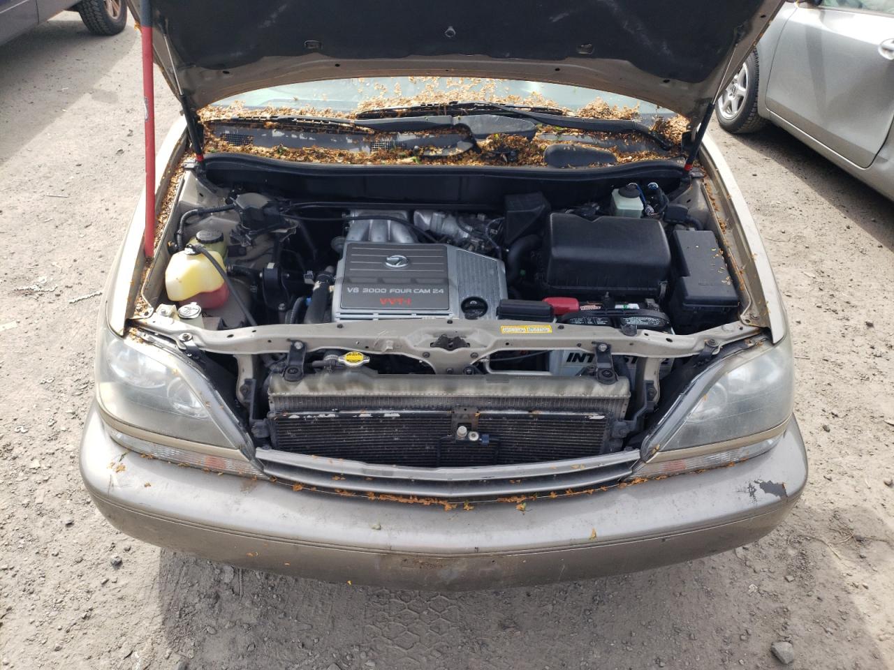 Photo 7 from auction – 2000 LEXUS RX 300 with VIN JT6HF10U2Y0126020