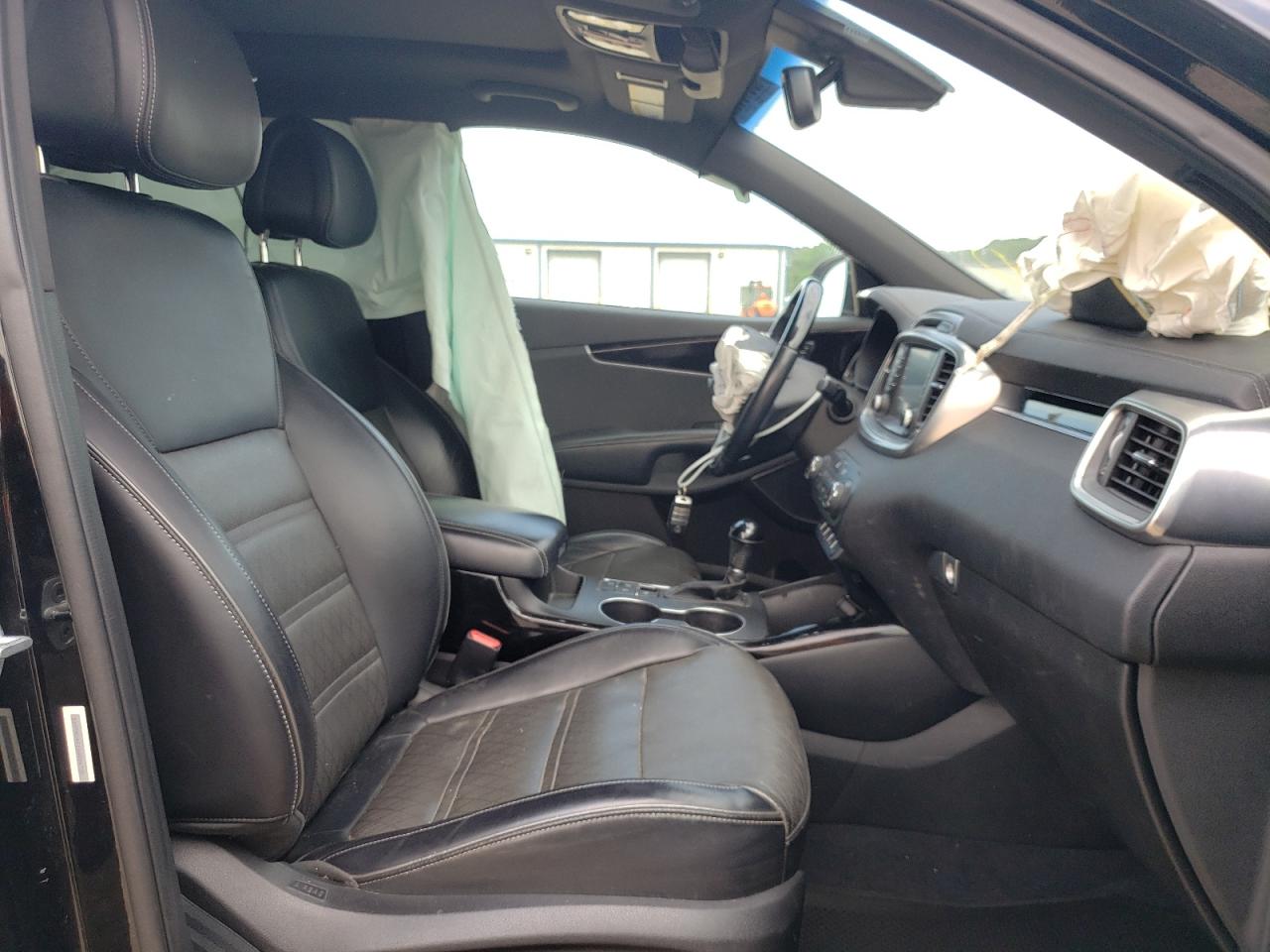 Photo 5 from auction – 2016 KIA SORENTO SX with VIN 5XYPKDA51GG006730