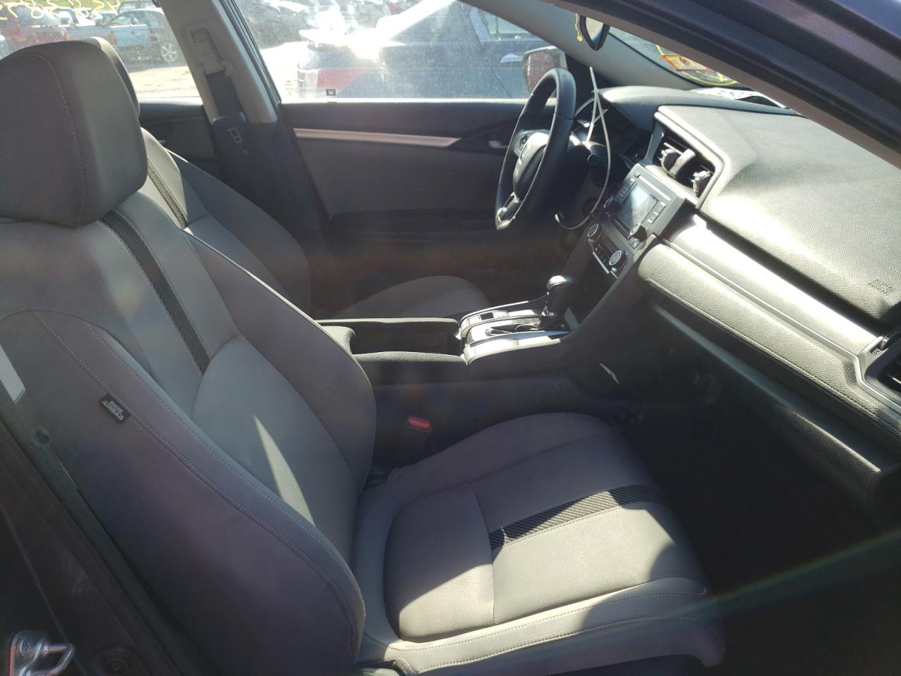 Photo 5 from auction – 2016 HONDA CIVIC LX with VIN 19XFC2F59GE248782