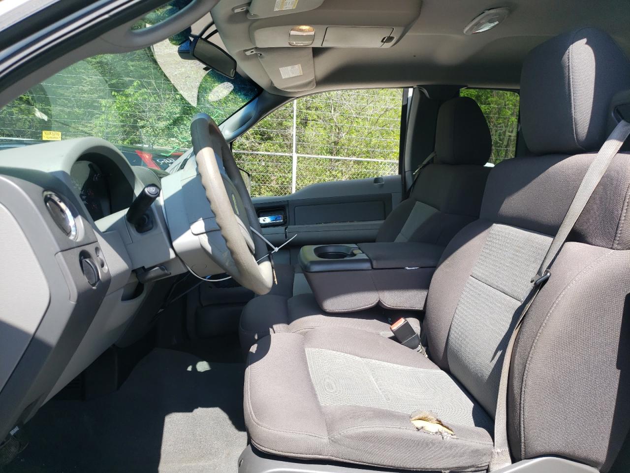 Photo 5 from auction – 2005 FORD F150 with VIN 1FTRX12W95KB91827