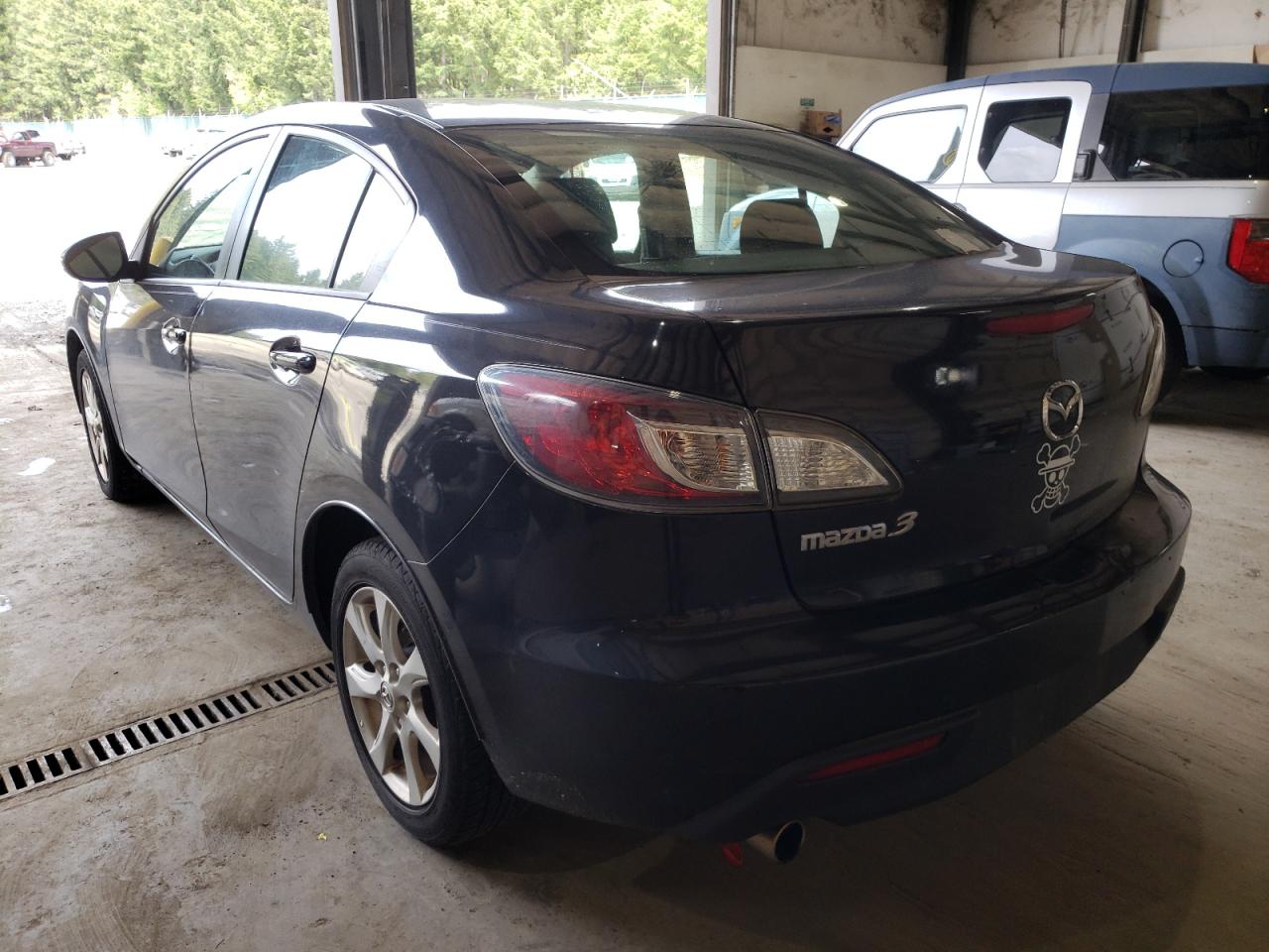Photo 3 from auction – 2010 MAZDA 3 I with VIN JM1BL1SG5A1163240