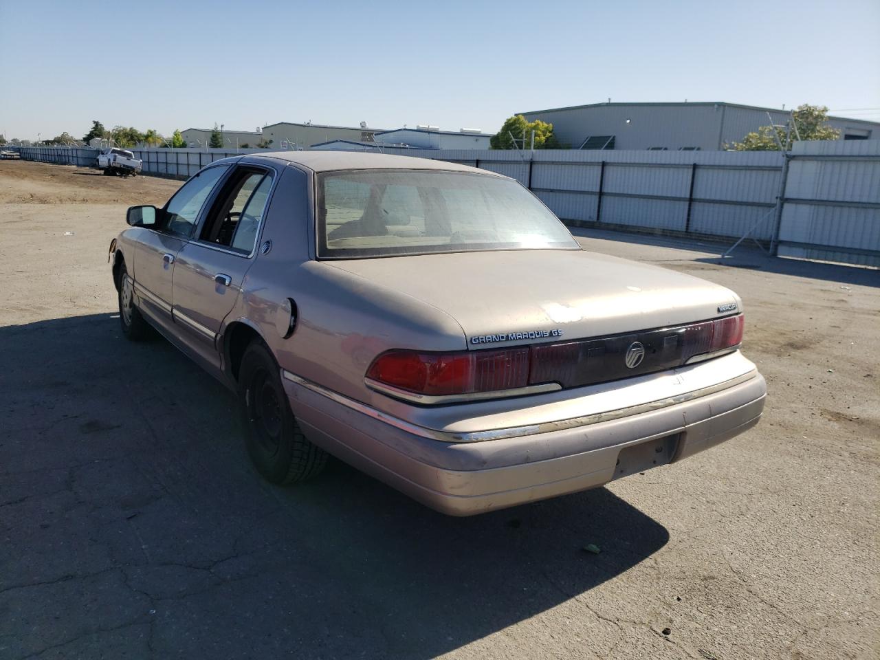 Photo 3 from auction – 1994 MERCURY GRAND MARQ with VIN 2MELM74W6RX600253