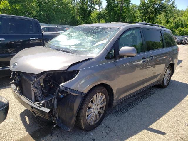 Photo 2 from auction – 2011 TOYOTA SIENNA XLE with VIN 5TDYK3DC2BS096815