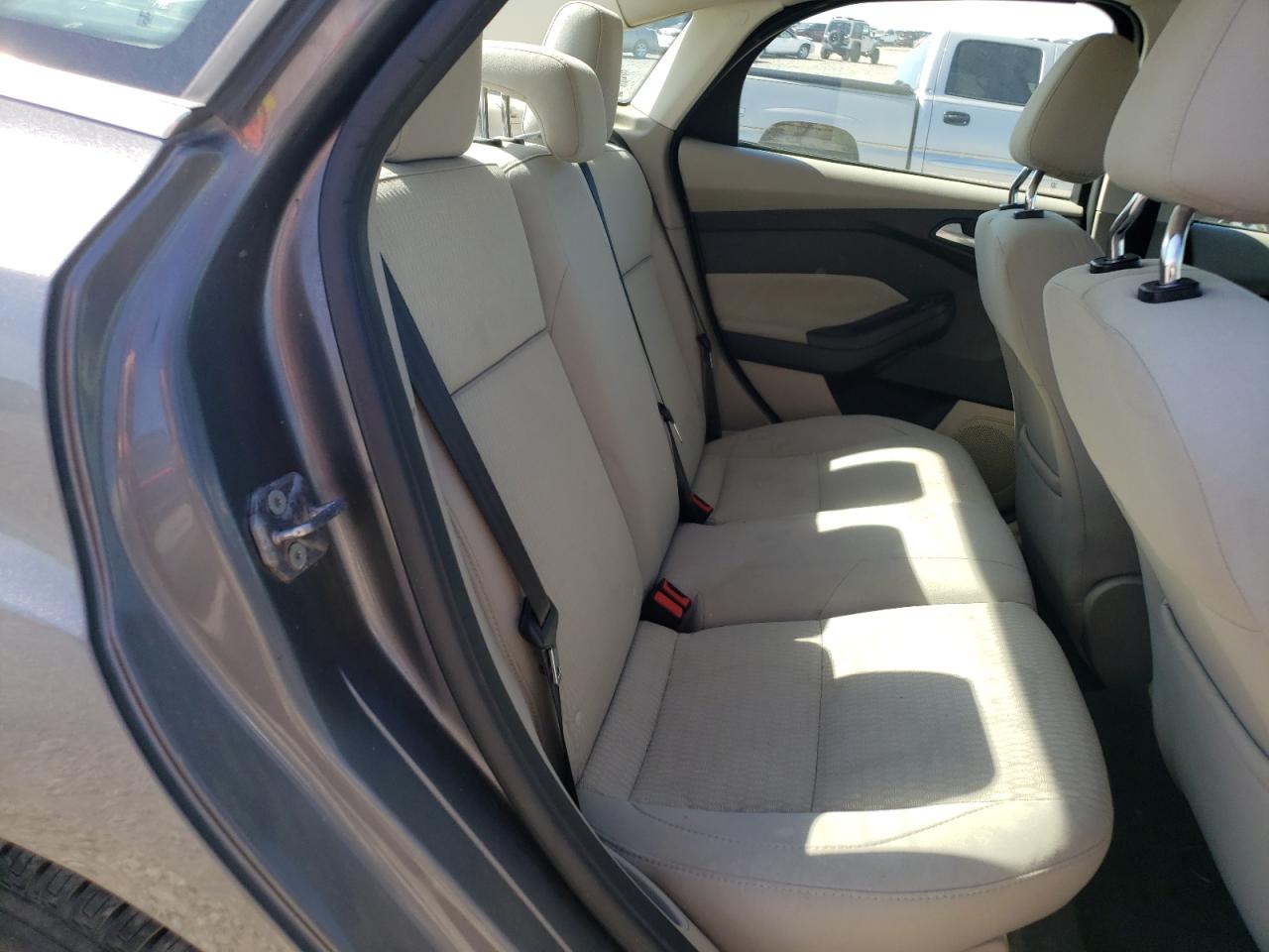Photo 6 from auction – 2012 FORD FOCUS SEL with VIN 1FAHP3H20CL324757