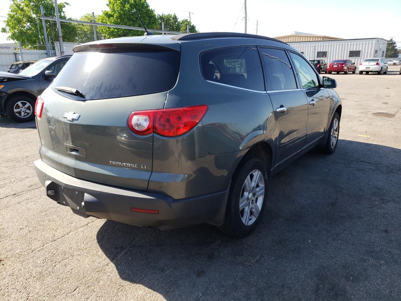 Photo 4 from auction – 2011 CHEVROLET TRAVERSE L with VIN 1GNKRGED7BJ350216