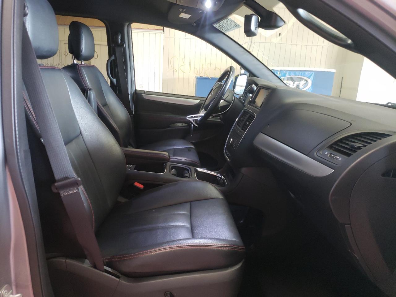 Photo 5 from auction – 2019 DODGE GRAND CARA with VIN 2C4RDGEG1KR640401