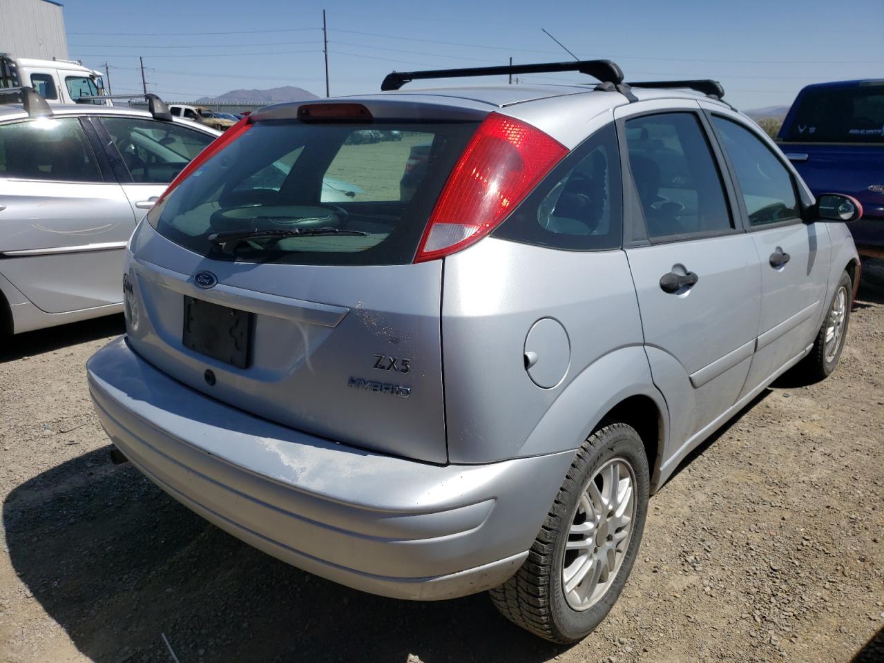Photo 4 from auction – 2003 FORD FOCUS ZX5 with VIN 3FAFP37Z03R186063