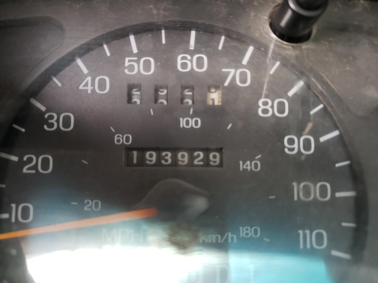 Photo 8 from auction – 1998 FORD TAURUS LX with VIN 1FAFP52U5WG195845