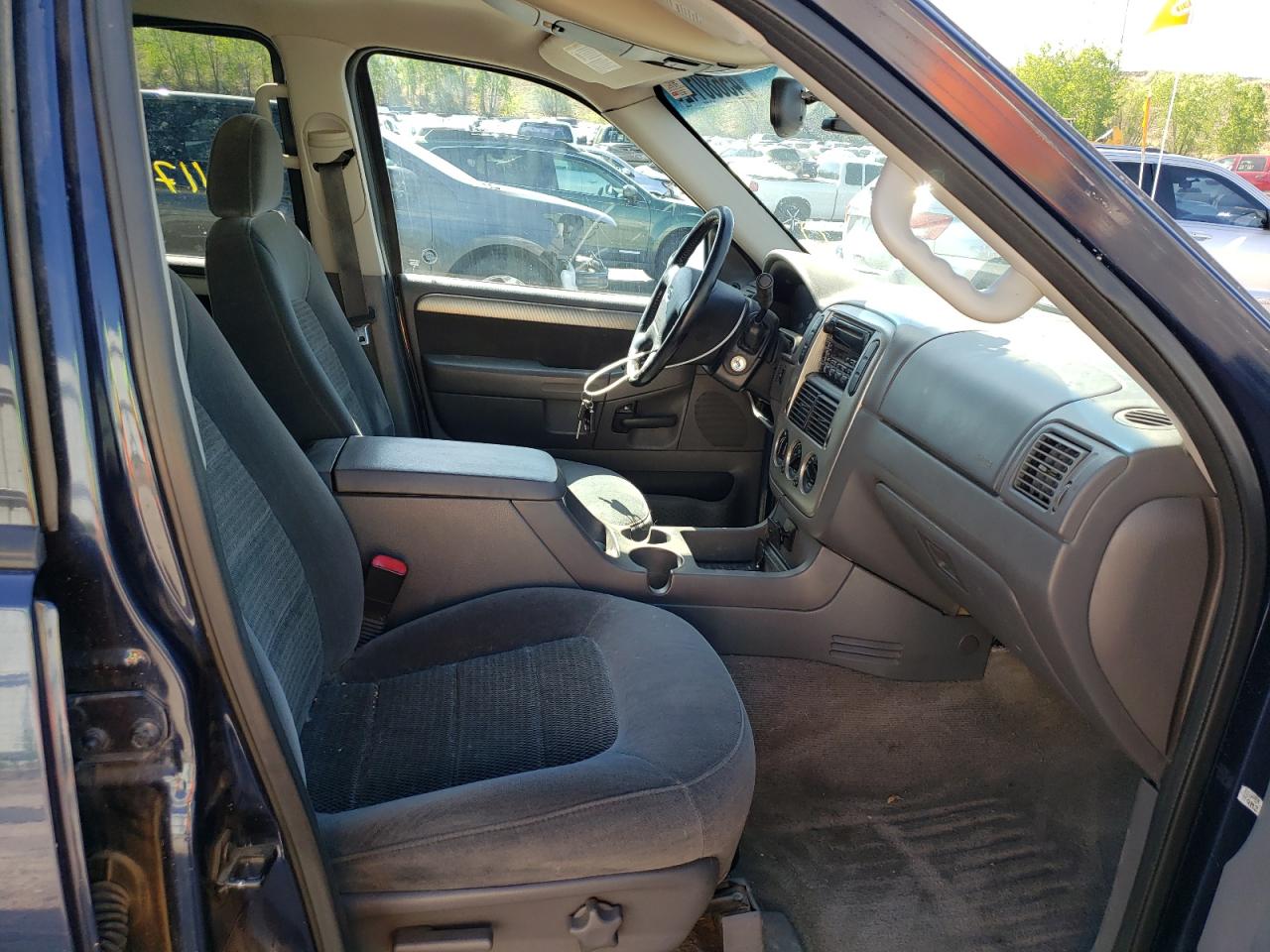 Photo 5 from auction – 2003 FORD EXPLORER X with VIN 1FMZU73K73ZB22853