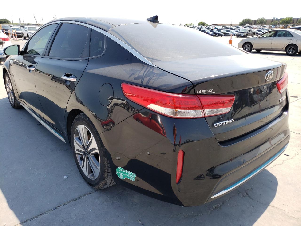 Photo 3 from auction – 2017 KIA OPTIMA PLU with VIN KNAGV4LD3H5012872