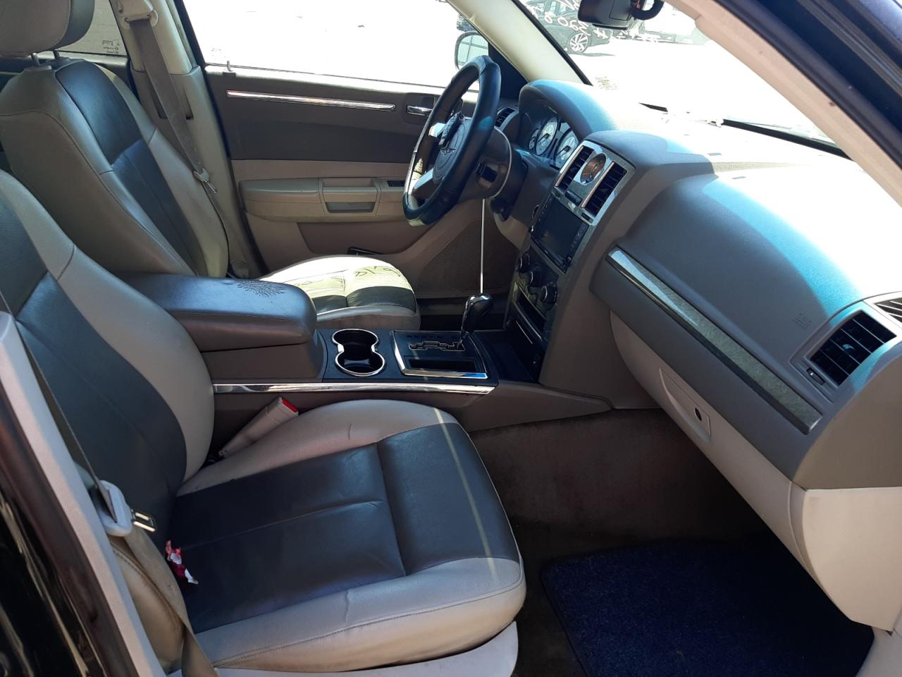 Photo 5 from auction – 2008 CHRYSLER 300 with VIN 2C3LA53G28H320870