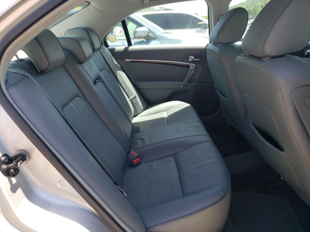 Photo 6 from auction – 2010 LINCOLN MKZ with VIN 3LNHL2GC7AR628611