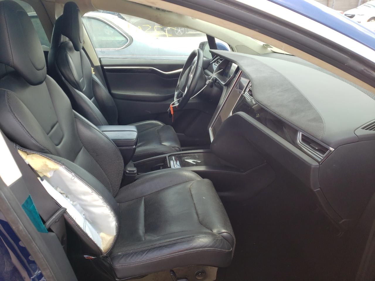 Photo 5 from auction – 2016 TESLA MODEL X with VIN 5YJXCAE25GF012145