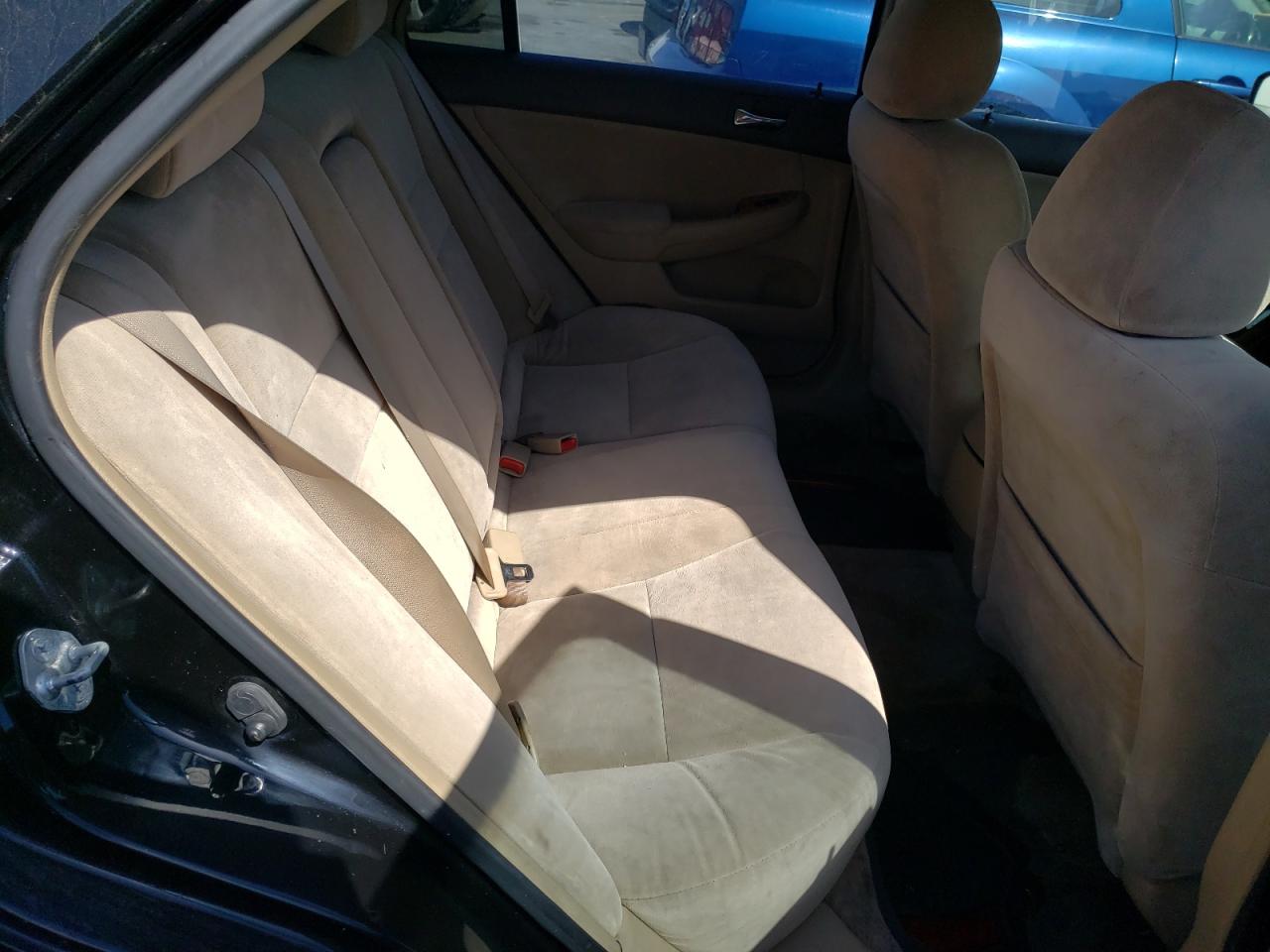Photo 6 from auction – 2004 HONDA ACCORD with VIN JHMCM566X4C026778