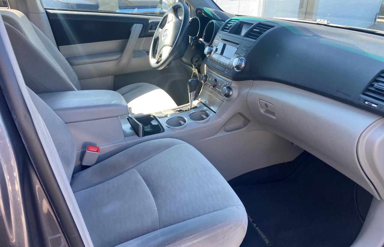 Photo 5 from auction – 2012 TOYOTA HIGHLANDER with VIN 5TDBK3EH1CS140840