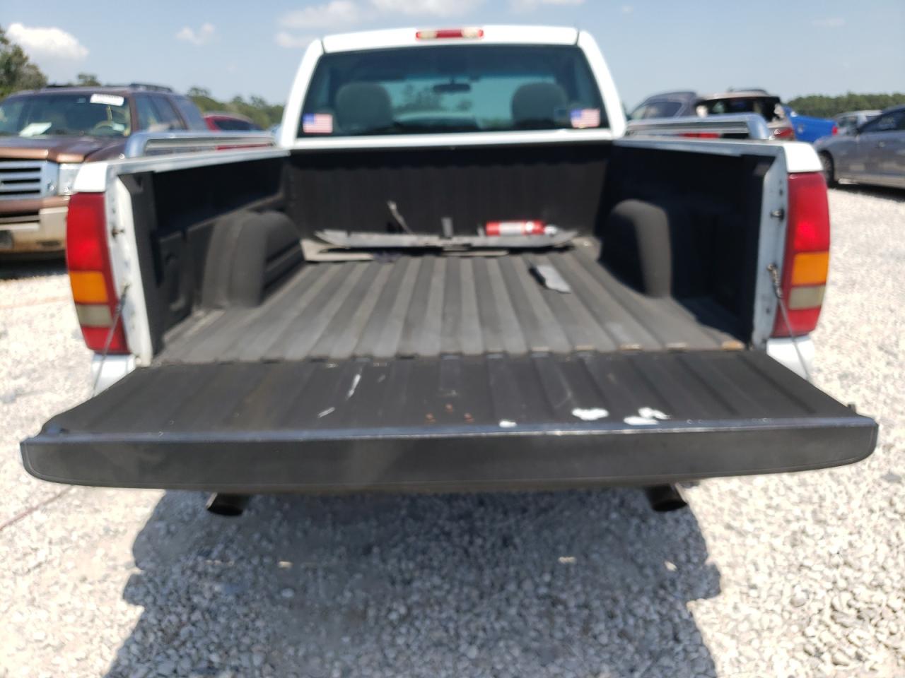 Photo 6 from auction – 1999 CHEVROLET SILVERADO with VIN 1GCEC14T3XZ116080