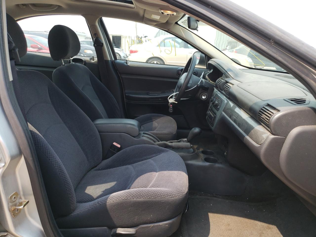 Photo 5 from auction – 2004 CHRYSLER SEBRING LX with VIN 1C3EL56R34N293387