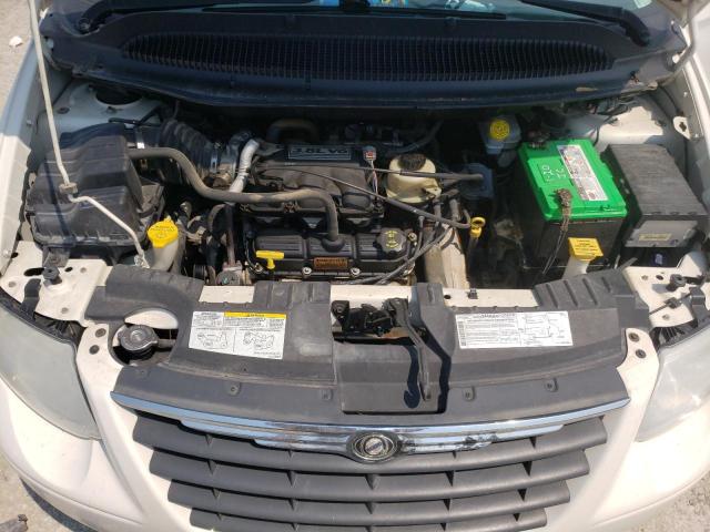 Photo 7 from auction – 2005 CHRYSLER TOWN & COU with VIN 2C4GP54L95R391092