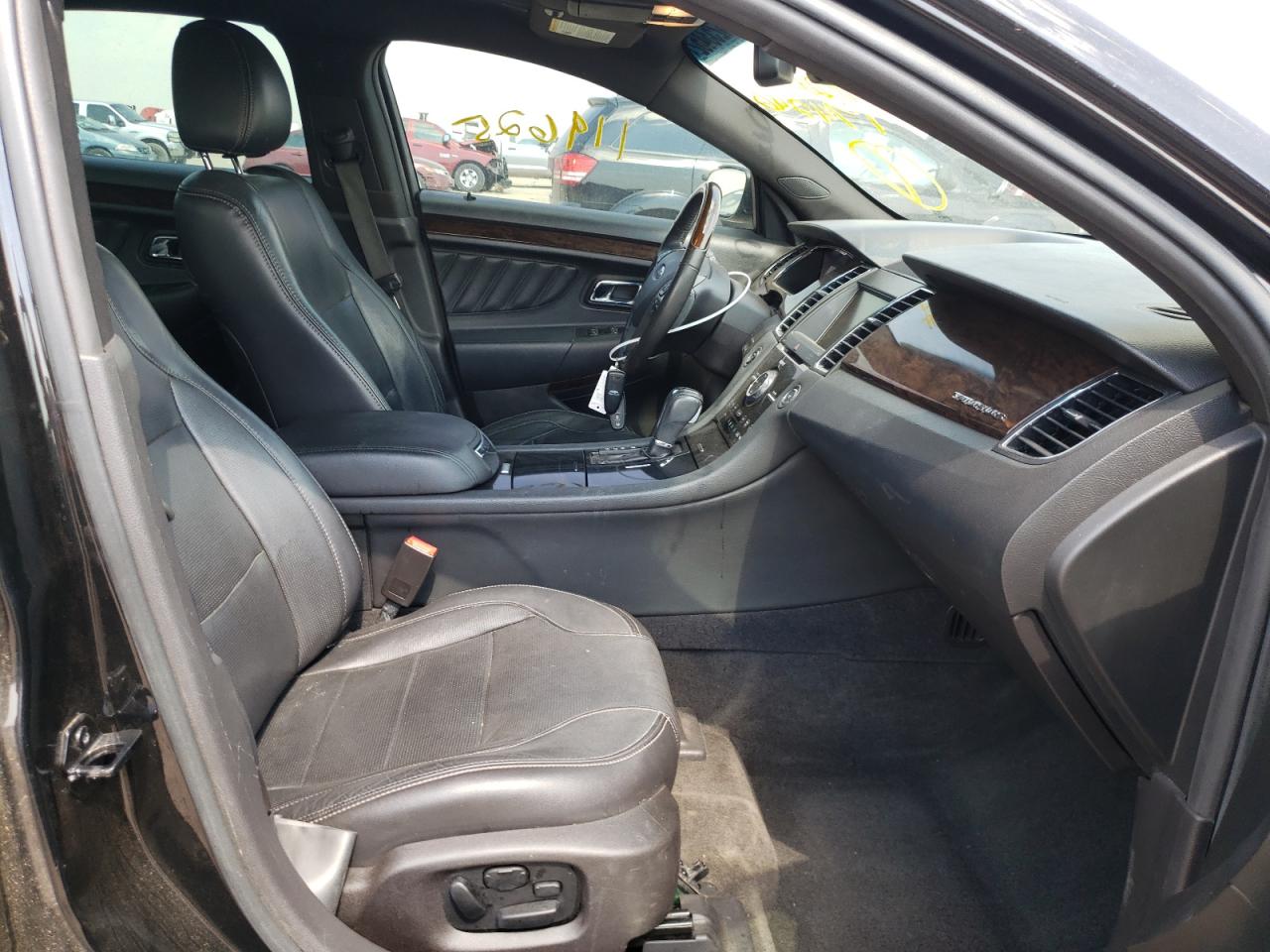 Photo 5 from auction – 2014 FORD TAURUS LIM with VIN 1FAHP2F85EG174240