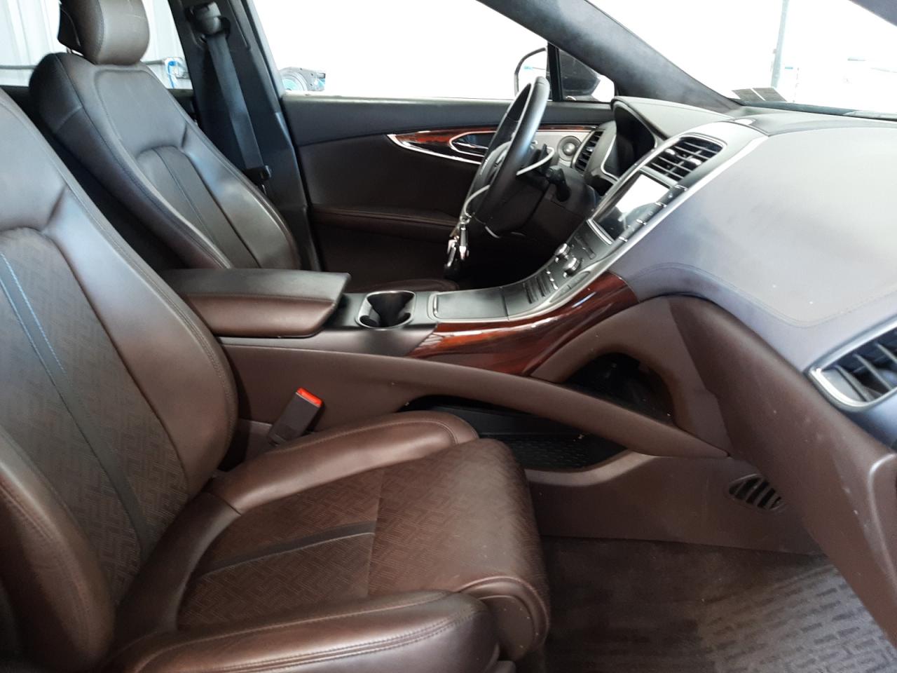 Photo 5 from auction – 2017 LINCOLN MKX BLACK with VIN 2LMPJ9JP8HBL30572
