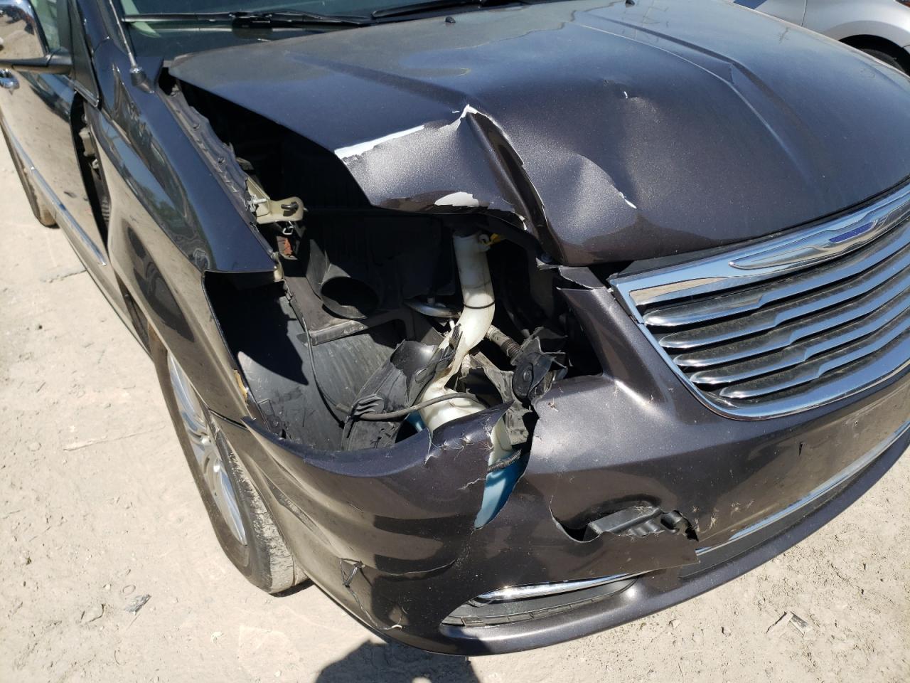Photo 9 from auction – 2015 CHRYSLER TOWN & COU with VIN 2C4RC1CG9FR727844