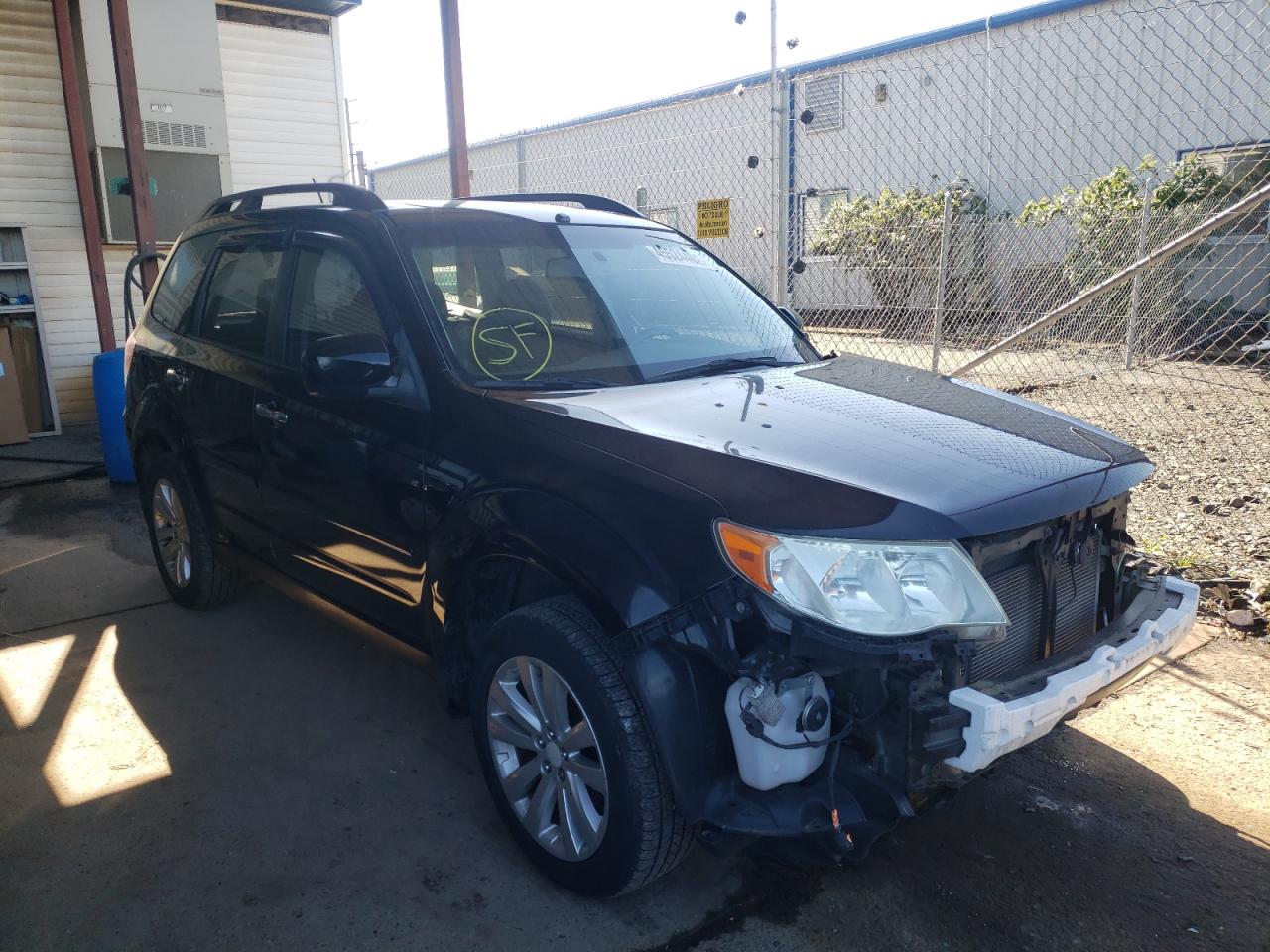 SUBARU FORESTER 2 2011 with VIN JF2SHADC7BH776370 - Photo from auction