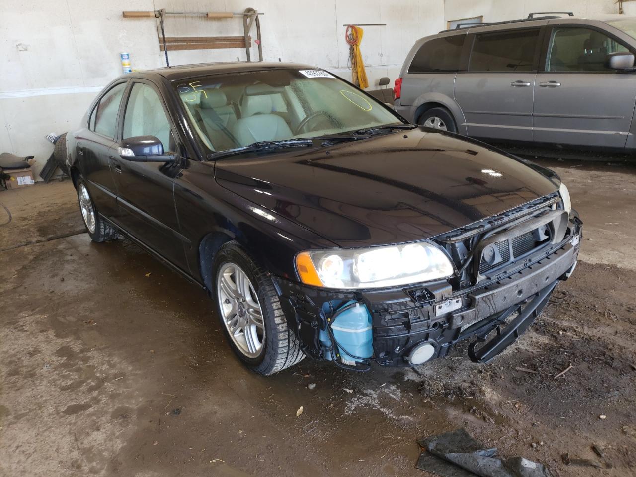 VOLVO S60 2.5T 2007 with VIN YV1RS592372605674 - Photo from auction