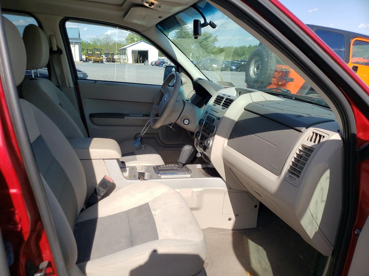 Photo 5 from auction – 2008 FORD ESCAPE XLT with VIN 1FMCU93138KC81541