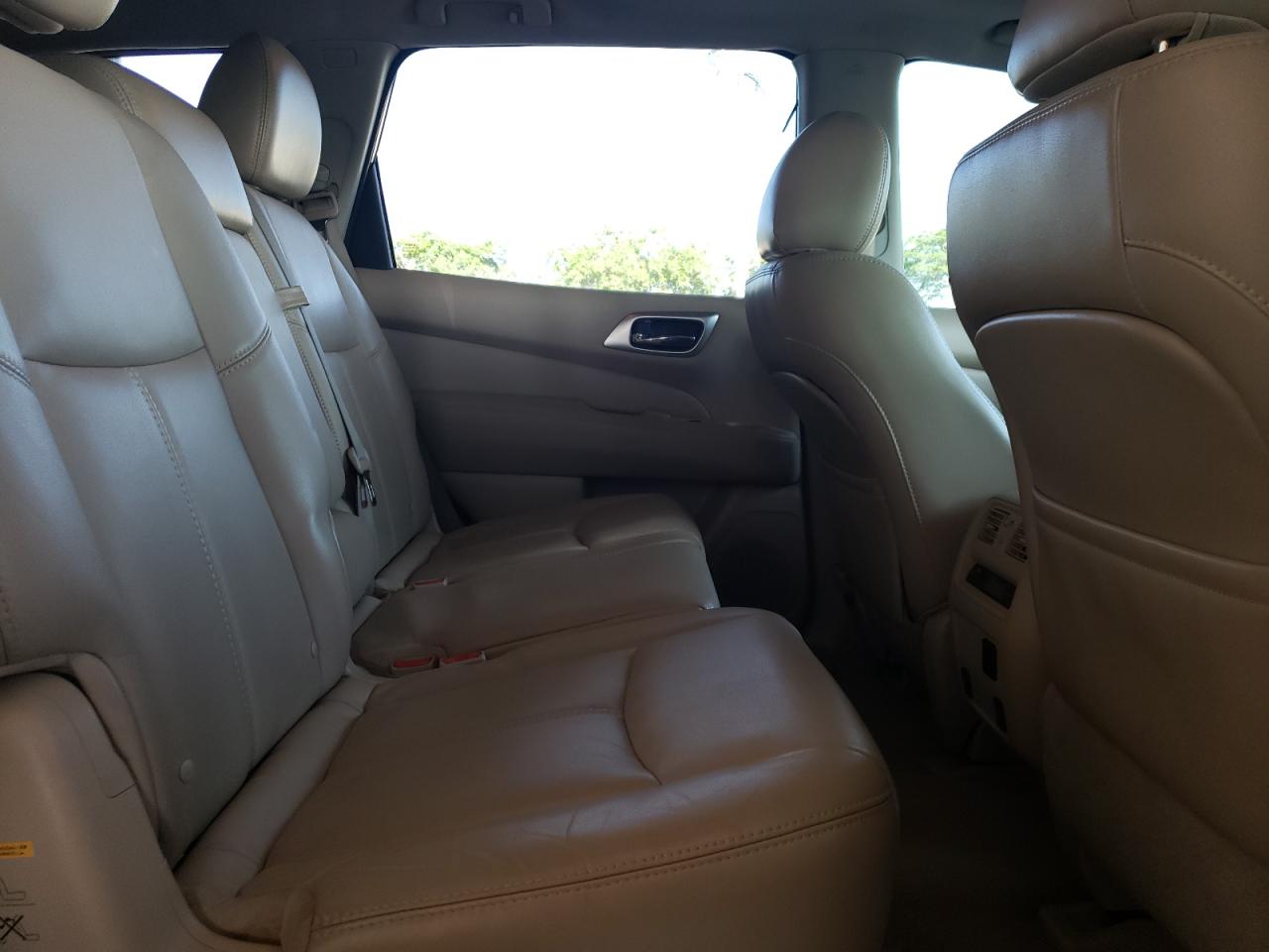 Photo 6 from auction – 2014 NISSAN PATHFINDER with VIN 5N1AR2MN0EC615063