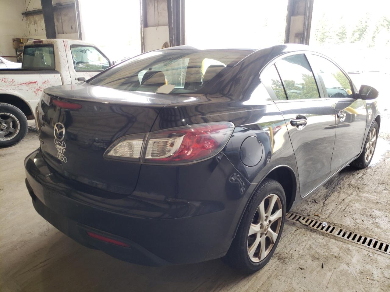 Photo 4 from auction – 2010 MAZDA 3 I with VIN JM1BL1SG5A1163240