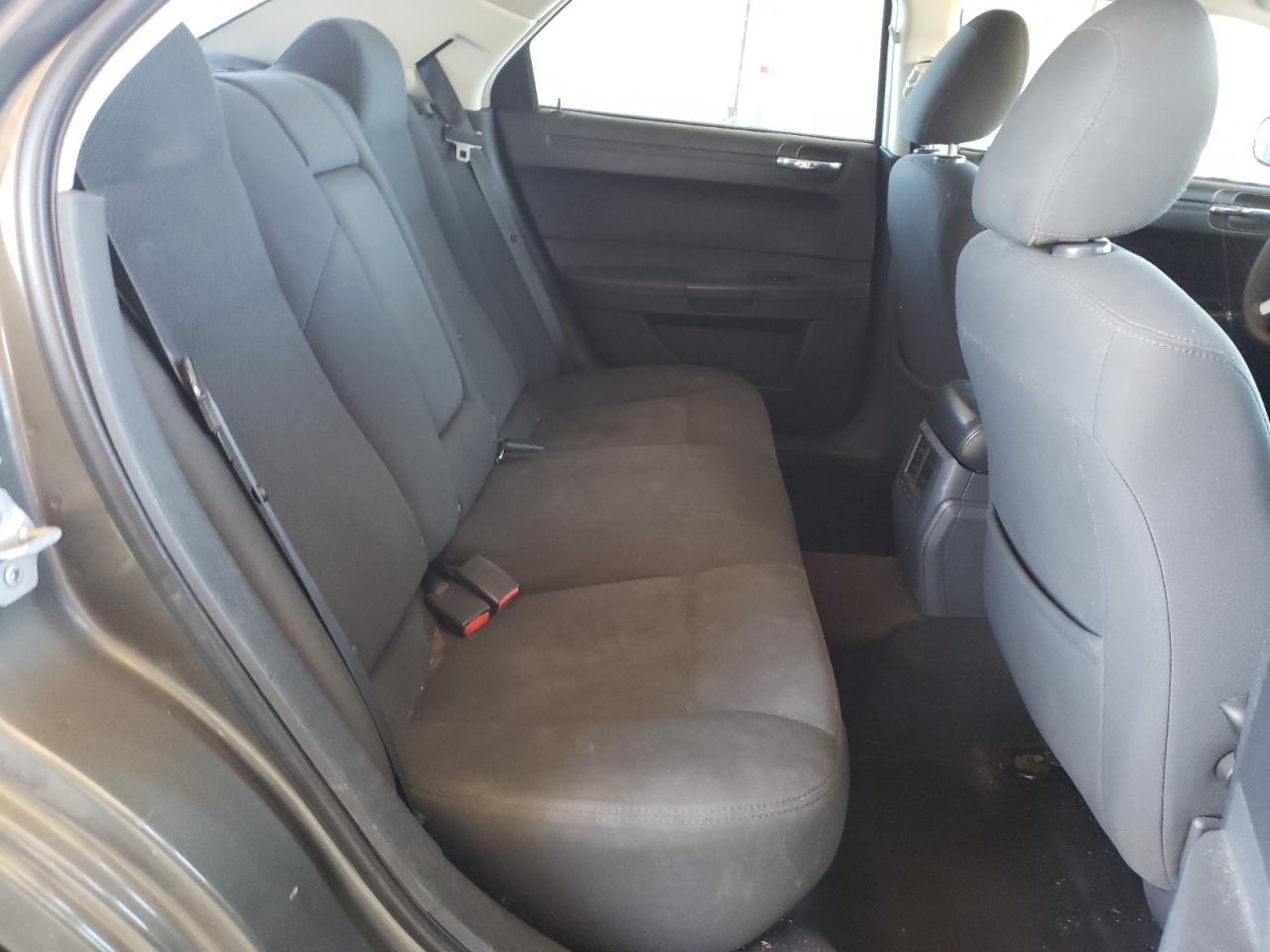 Photo 6 from auction – 2008 CHRYSLER 300 LX with VIN 2C3KA43R98H191467