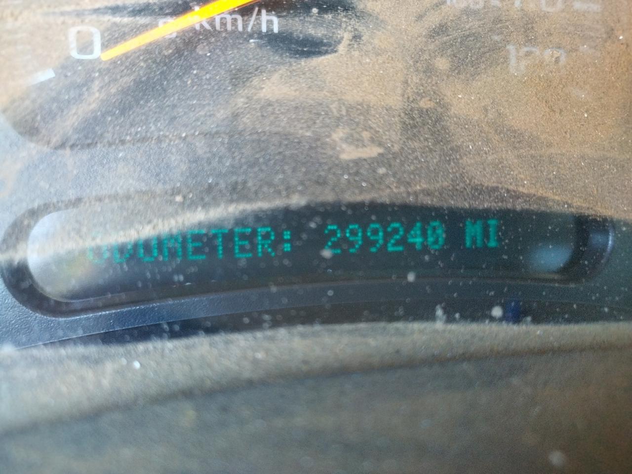 Photo 8 from auction – 2005 CHEVROLET SILVERADO with VIN 1GCHK23255F818236