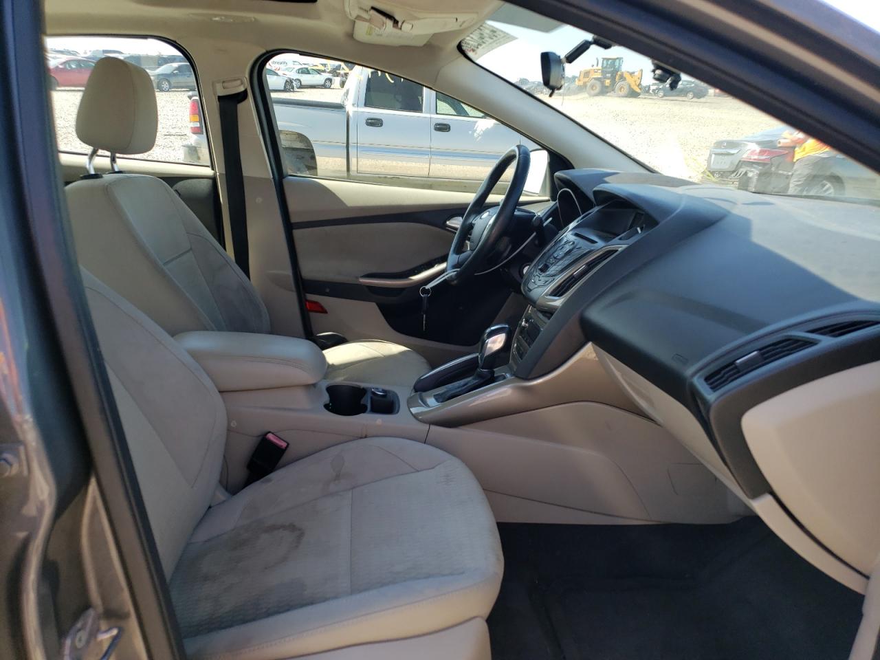 Photo 5 from auction – 2012 FORD FOCUS SEL with VIN 1FAHP3H20CL324757