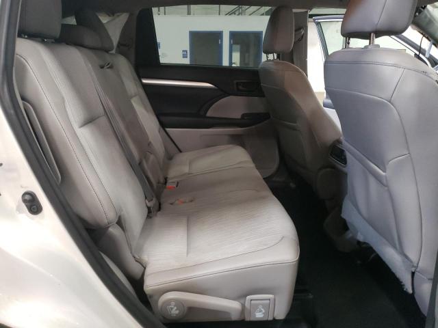 Photo 6 from auction – 2014 TOYOTA HIGHLANDER with VIN 5TDBKRFH2ES042484