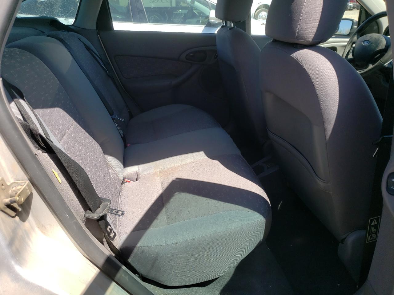 Photo 6 from auction – 2003 FORD FOCUS ZX5 with VIN 3FAFP37Z03R186063