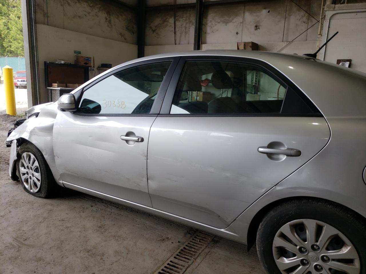 Photo 19 from auction – 2011 KIA FORTE EX with VIN KNAFU4A23B5422580