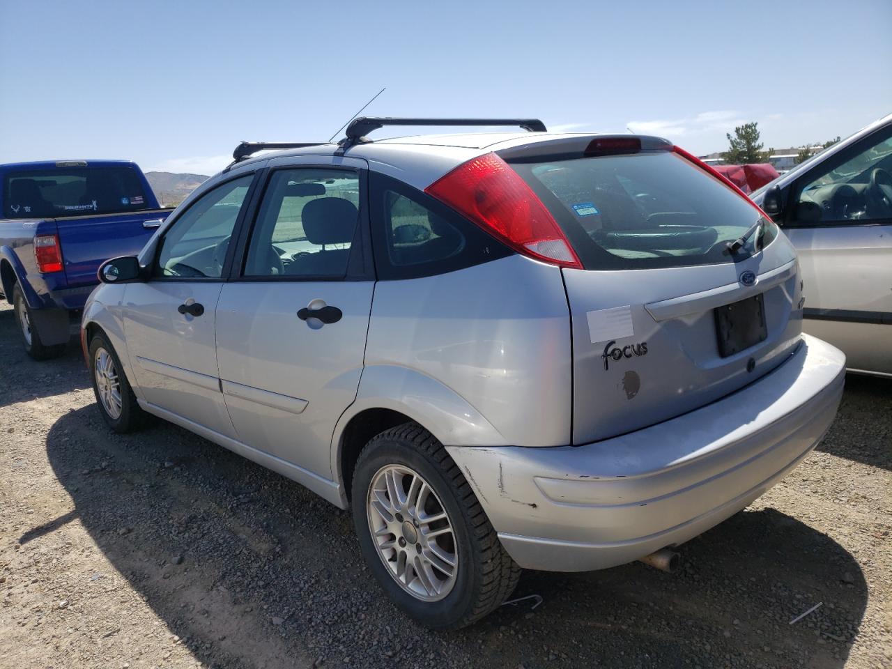 Photo 3 from auction – 2003 FORD FOCUS ZX5 with VIN 3FAFP37Z03R186063